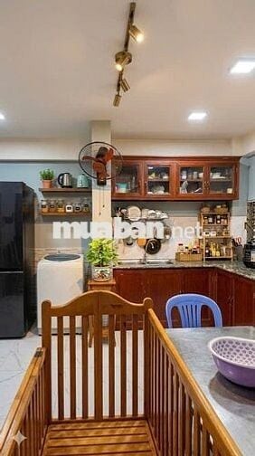Bán nhà Cách Mạng Tháng Tám, QUẬN 10, 52 m2, giá 6.5 tỷ, chỉ 125 tr/m2