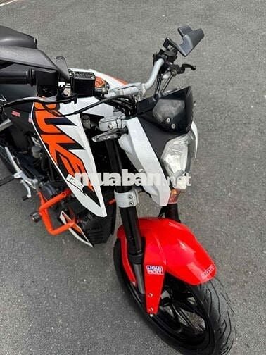 KTM Duke 125 ABS biển số thành phố