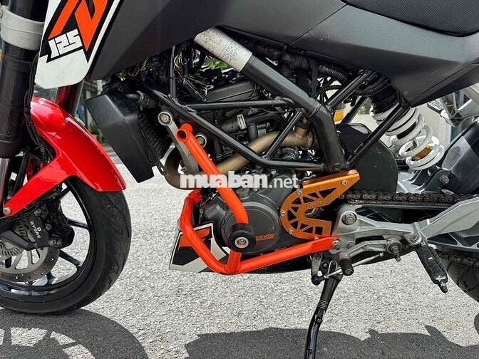 KTM Duke 125 ABS biển số thành phố