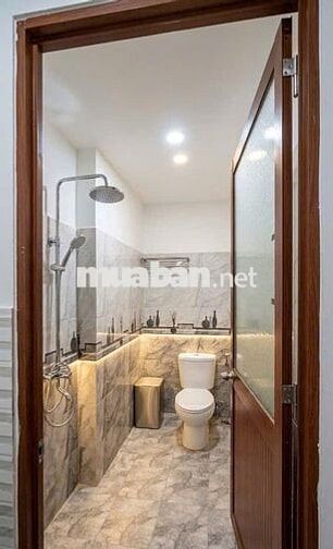 Bán nhà Cách Mạng Tháng Tám, QUẬN 10, 52 m2, giá 6.5 tỷ, chỉ 125 tr/m2