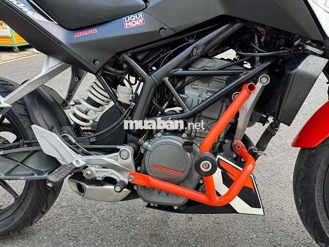 KTM Duke 125 ABS biển số thành phố