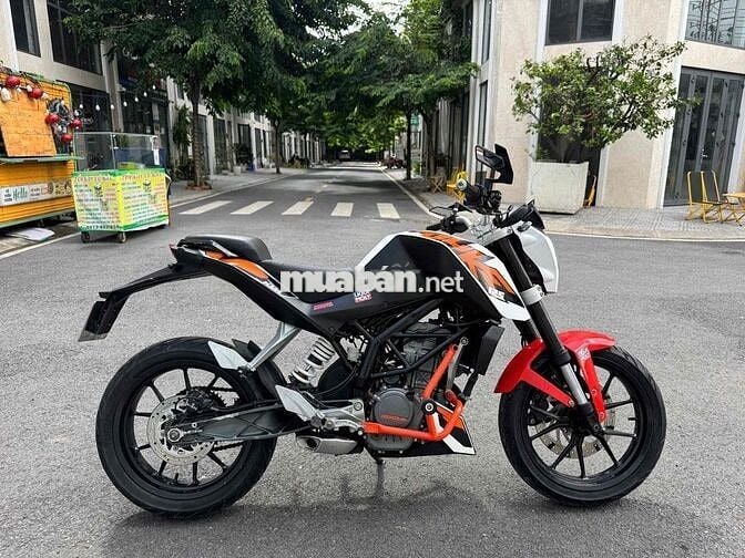 KTM Duke 125 ABS biển số thành phố