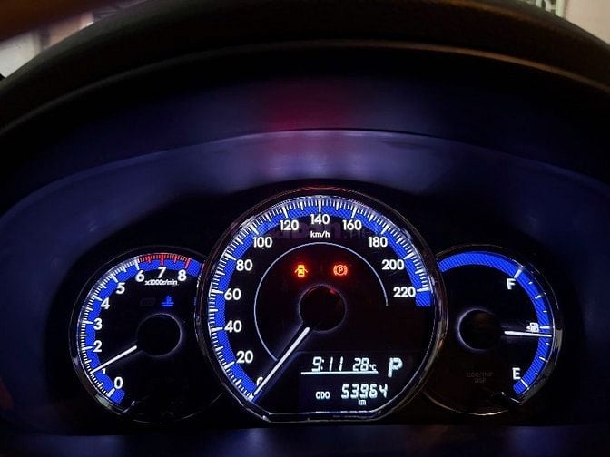 Xuất cảnh cần bán xe gấp Toyota Vios 2018 mới đi 54k km 