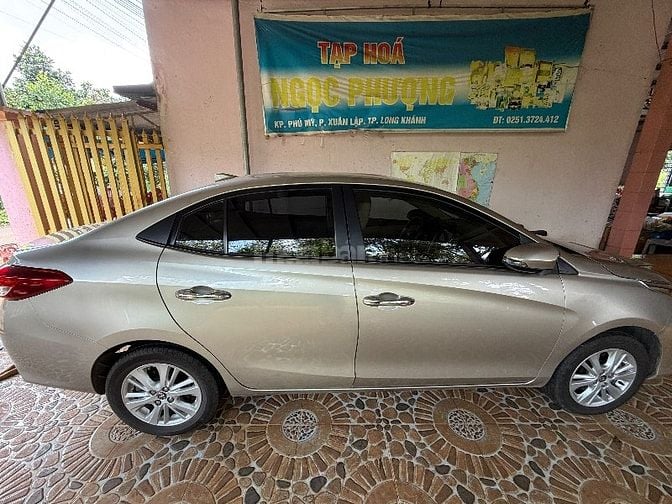 Xuất cảnh cần bán xe gấp Toyota Vios 2018 mới đi 54k km 