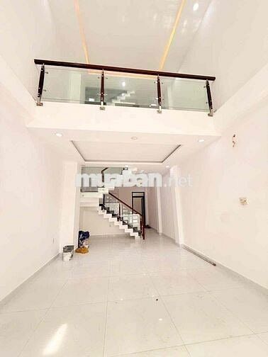 cho thuê nhà Tô Ngọc vân 1 trệt 1 lững 3 lầu 4 phòng ngủ 5wc sân thươn