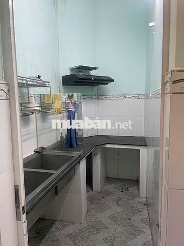 Cho thuê nhà vừa ở vừa kinh doanh, kho, buôn bán. Có chỗ để xe