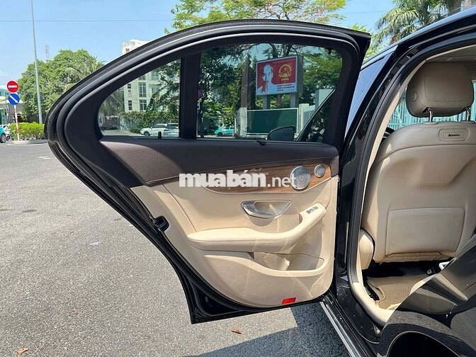 Mercedes-Benz C200 2018 Số tự động Đen