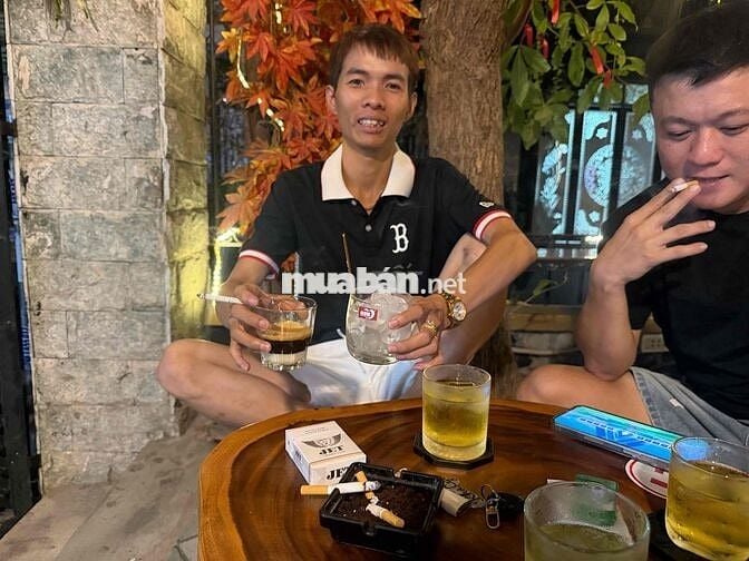 cần 02 bạn nữ phục vụ quán cà phê