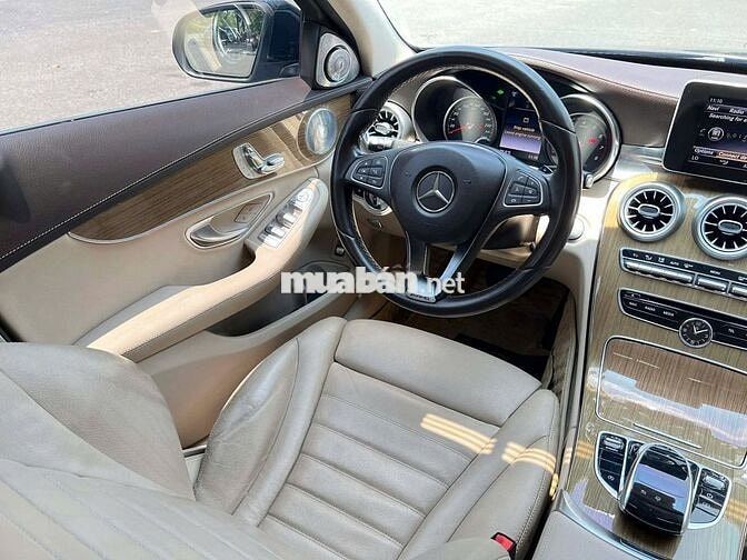 Mercedes-Benz C200 2018 Số tự động Đen