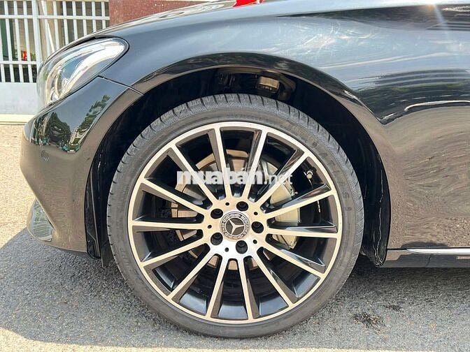 Mercedes-Benz C200 2018 Số tự động Đen