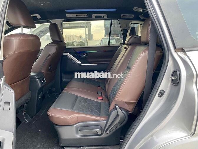 Toyota Innova Cross 2.0V 2024 Bạc 22.000 km