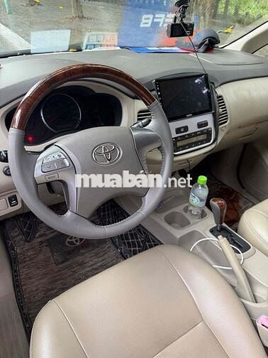 Toyota Innova V 2014 Tự động Bạc 190000 km