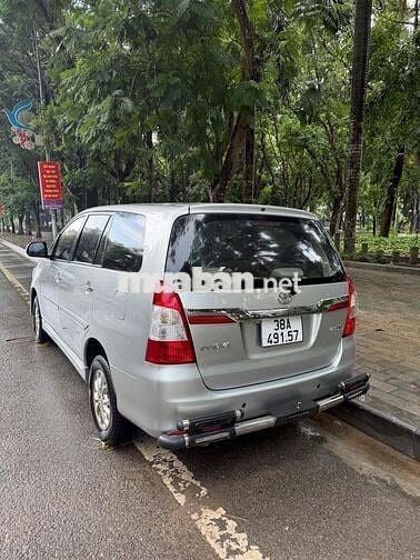 Toyota Innova V 2014 Tự động Bạc 190000 km
