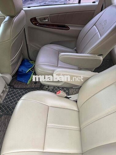 Toyota Innova V 2014 Tự động Bạc 190000 km