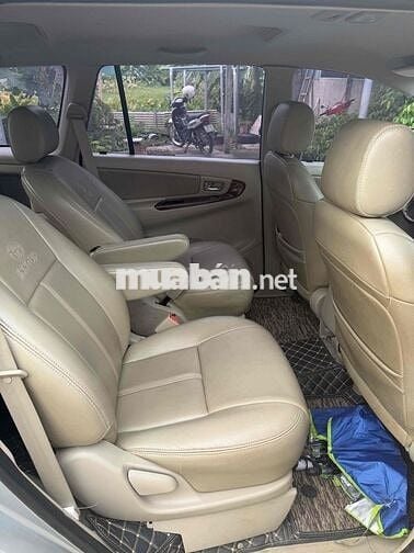Toyota Innova V 2014 Tự động Bạc 190000 km