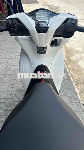 Honda SH 125 2023 Trắng đen ( hỗ trợ góp )