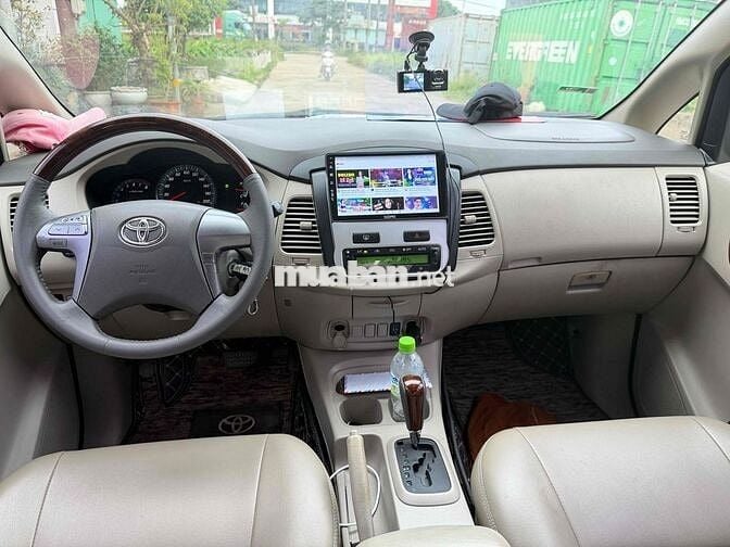 Toyota Innova V 2014 Tự động Bạc 190000 km
