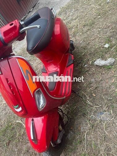 Piaggio Vespa màu Đỏ