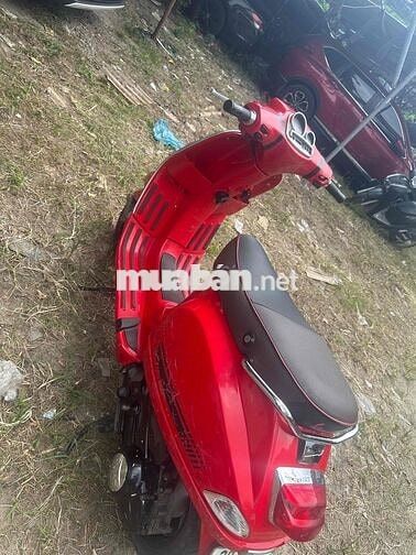 Piaggio Vespa màu Đỏ