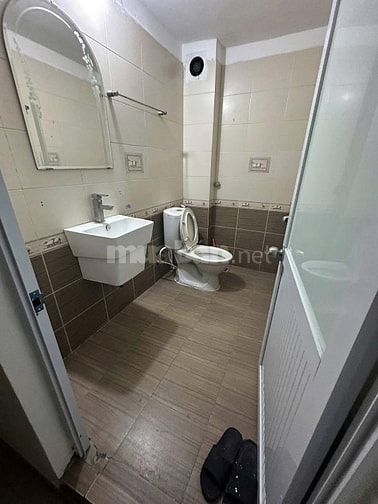 5T Thang Máy Phòng ngõ 116 An Trạch - Cát Linh 18-20m 2,5-3,5 tr/1th