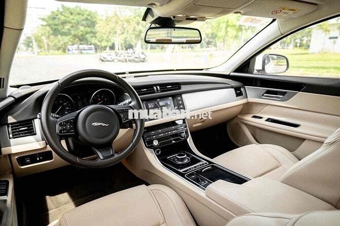 Jaguar XF Pure 2017 Trắng 40.000 miles
