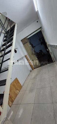Cho thuê căn hộ dvu 40m², full nội thất, có lối đi và chổ để xe riêng