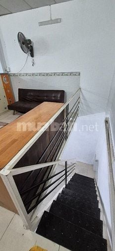 Cho thuê căn hộ dvu 40m², full nội thất, có lối đi và chổ để xe riêng