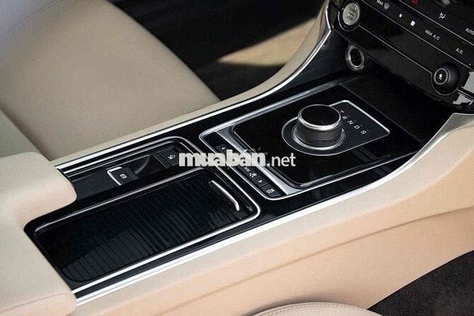 Jaguar XF Pure 2017 Trắng 40.000 miles