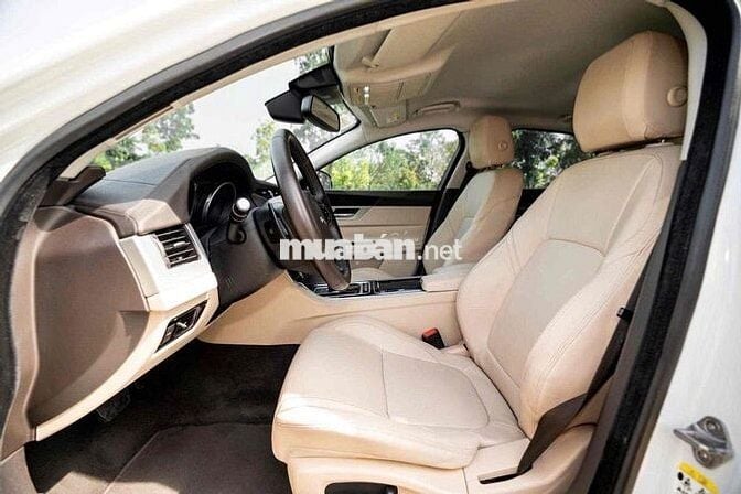 Jaguar XF Pure 2017 Trắng 40.000 miles