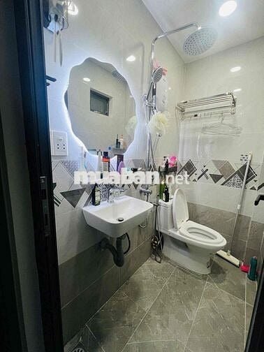 CHO THUÊ NHÀ NGUYÊN CĂN LUXURY - 2PN,2WC - 1 PHÒNG KHÁCH
