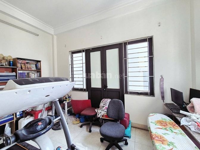 Bán nhà phố Đại La 46m2, xây 5 tầng, ở luôn. Giá 10,5 tỷ có TL