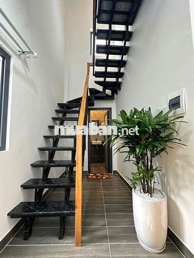 NHÀ ĐẸP 3 TẦNG - GẦN MINH PHỤNG HẬU GIANG ( 8.2m x 6m ) 31M2 Mới 99%