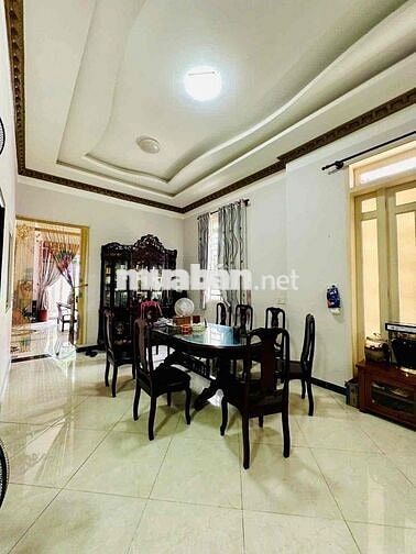 Cho thuê Biệt Thự Sân Vườn 700m2 ngay Kha Vạn Cân P. Linh Tây