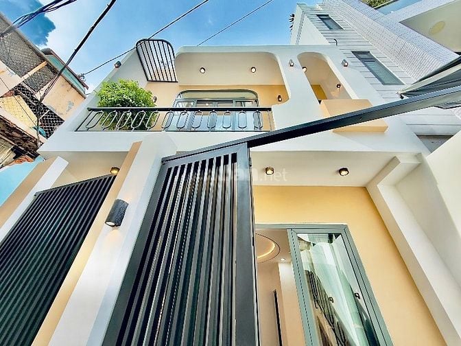 Xe Hơi Đậu Sát Nhà, 45m2 Với 3 Phòng Ngủ, Trung Tâm Bình Thạnh