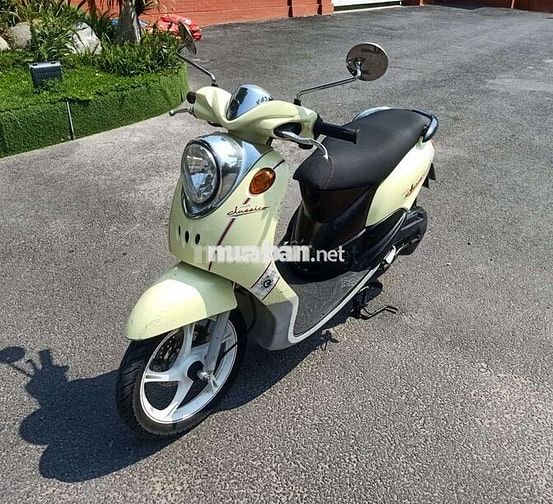 Yamaha Classico Vàng kem Nữ