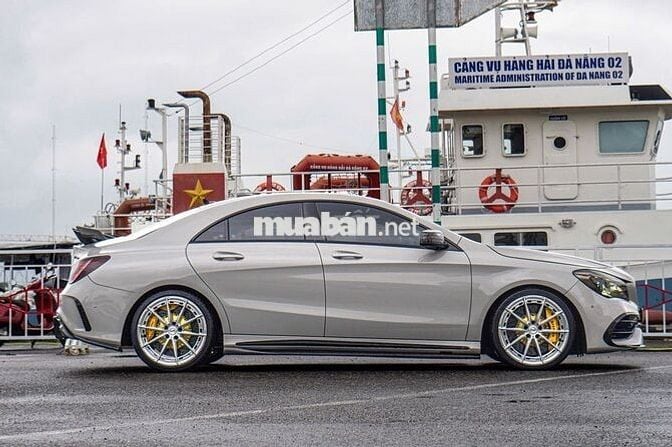 Mercedes-Benz CLA 200 Full-option Xám