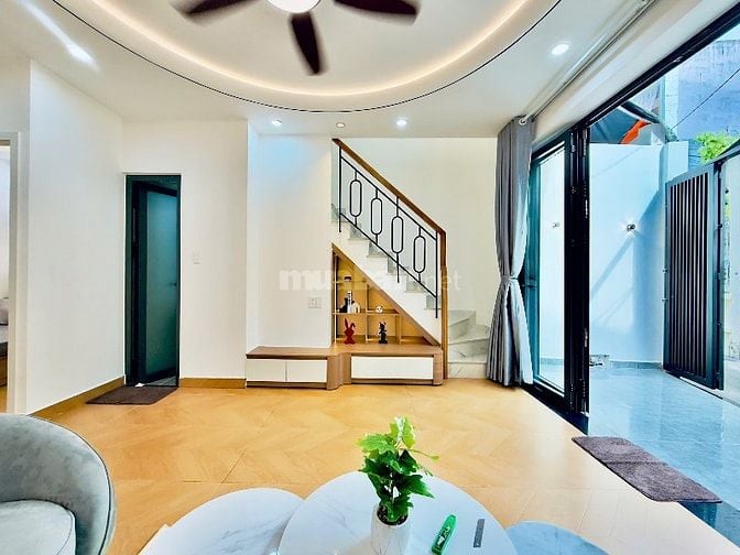 Xe Hơi Đậu Sát Nhà, 45m2 Với 3 Phòng Ngủ, Trung Tâm Bình Thạnh