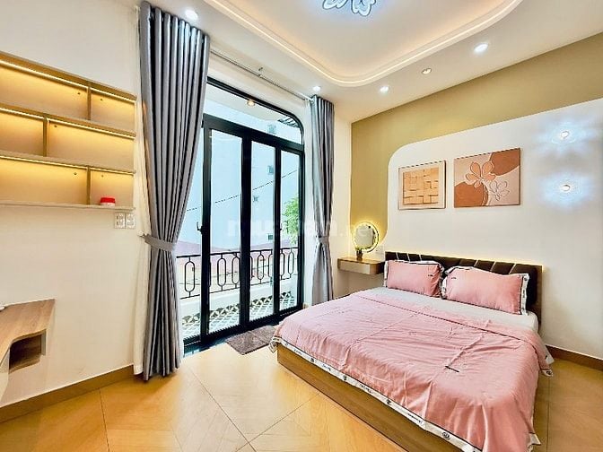 Xe Hơi Đậu Sát Nhà, 45m2 Với 3 Phòng Ngủ, Trung Tâm Bình Thạnh
