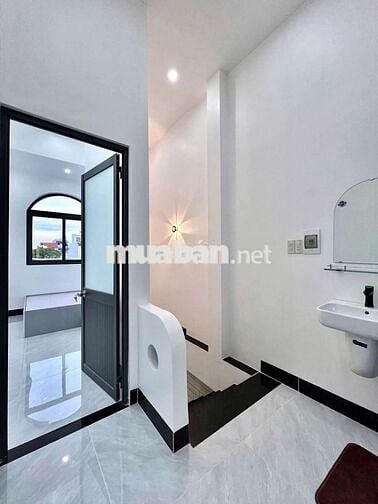 NHÀ TRỆT LẦU - ĐƯỜNG LÊ VĂN SÔ - GẦN CHỌ CẦU VÁN