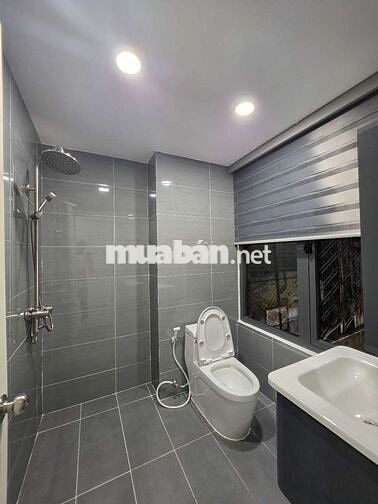GIÁ BAO ĐẦU TƯ - HẺM NHỰA 8M - 120M2 NỞ HẬU - 4 TẦNG ĐÚC CÓ THANG MÁY 