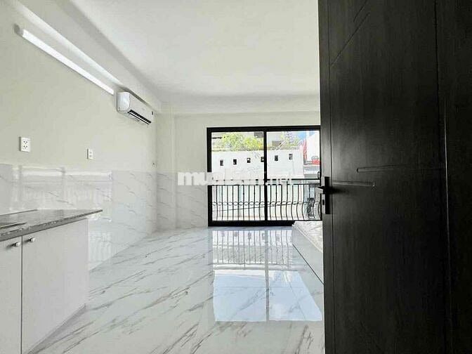 STUDIO BAN CÔNG THUẬN TIỆN QUA Q1, PHÚ NHUẬN