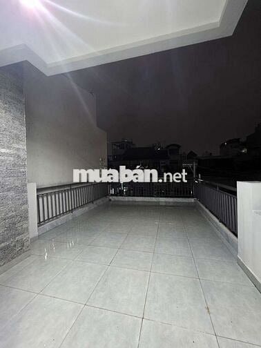 GIÁ BAO ĐẦU TƯ - HẺM NHỰA 8M - 120M2 NỞ HẬU - 4 TẦNG ĐÚC CÓ THANG MÁY 