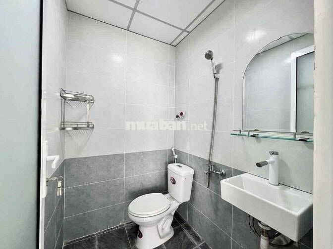 STUDIO BAN CÔNG THUẬN TIỆN QUA Q1, PHÚ NHUẬN