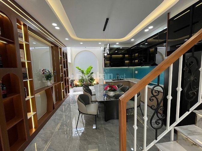 Bán nhà 5x15m, 4 tầng, hẻm 6m cực đẹp, giá cực rẻ