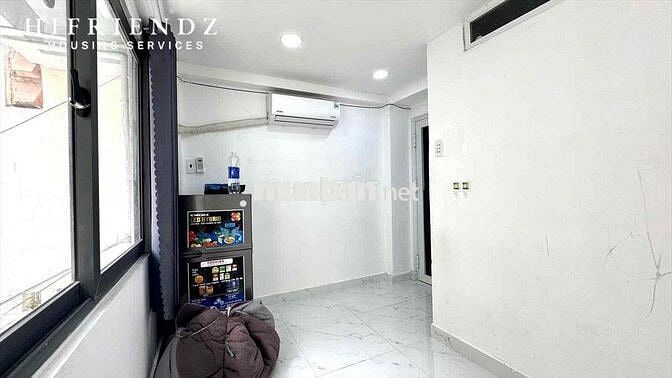 STUDIO BAN CÔNG CỬA SỔ THOÁNG MÁT ĐI BỘ QUA SGU ĐHSP - GẦN Q10 Q1 Q3