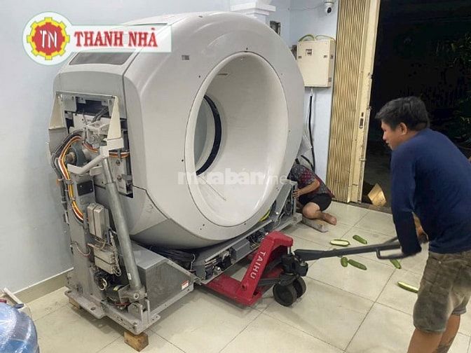 Dịch Vụ Cho Thuê Xe Nâng Nâng Hạ Thiết Bị Trong Nhà Máy