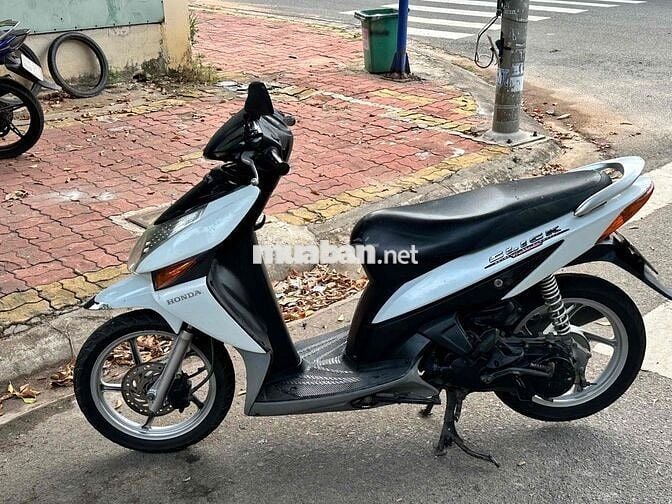 Honda Click Trắng Đã sử dụng bs 72 may zin