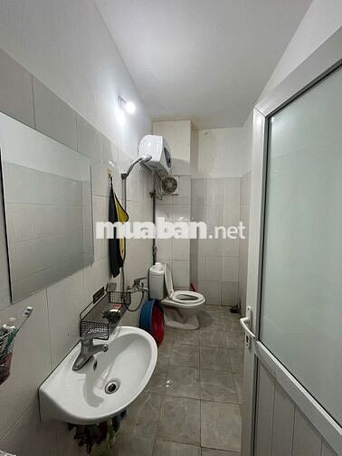889 Quang Trung- ô tô đỗ cửa. Gần Đại Nam