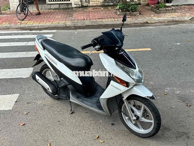 Honda Click Trắng Đã sử dụng bs 72 may zin