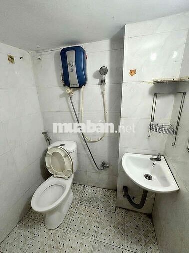 nhà cho thuê nguyên căn 1 trệt 1 lầu 3 phòng ngủ.2 wc giá 7.2tr/th